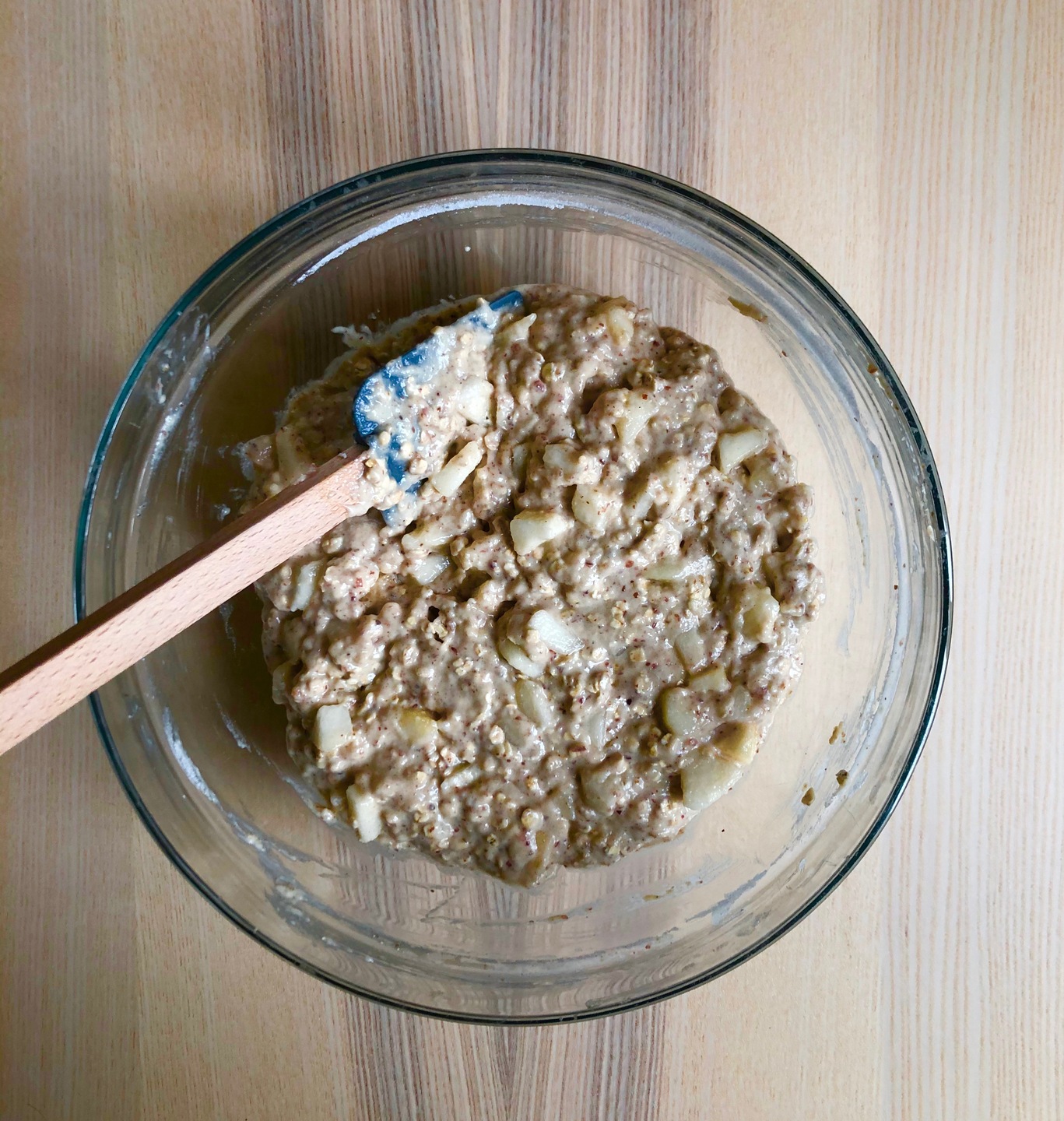 Batter pear and cardamom muffins