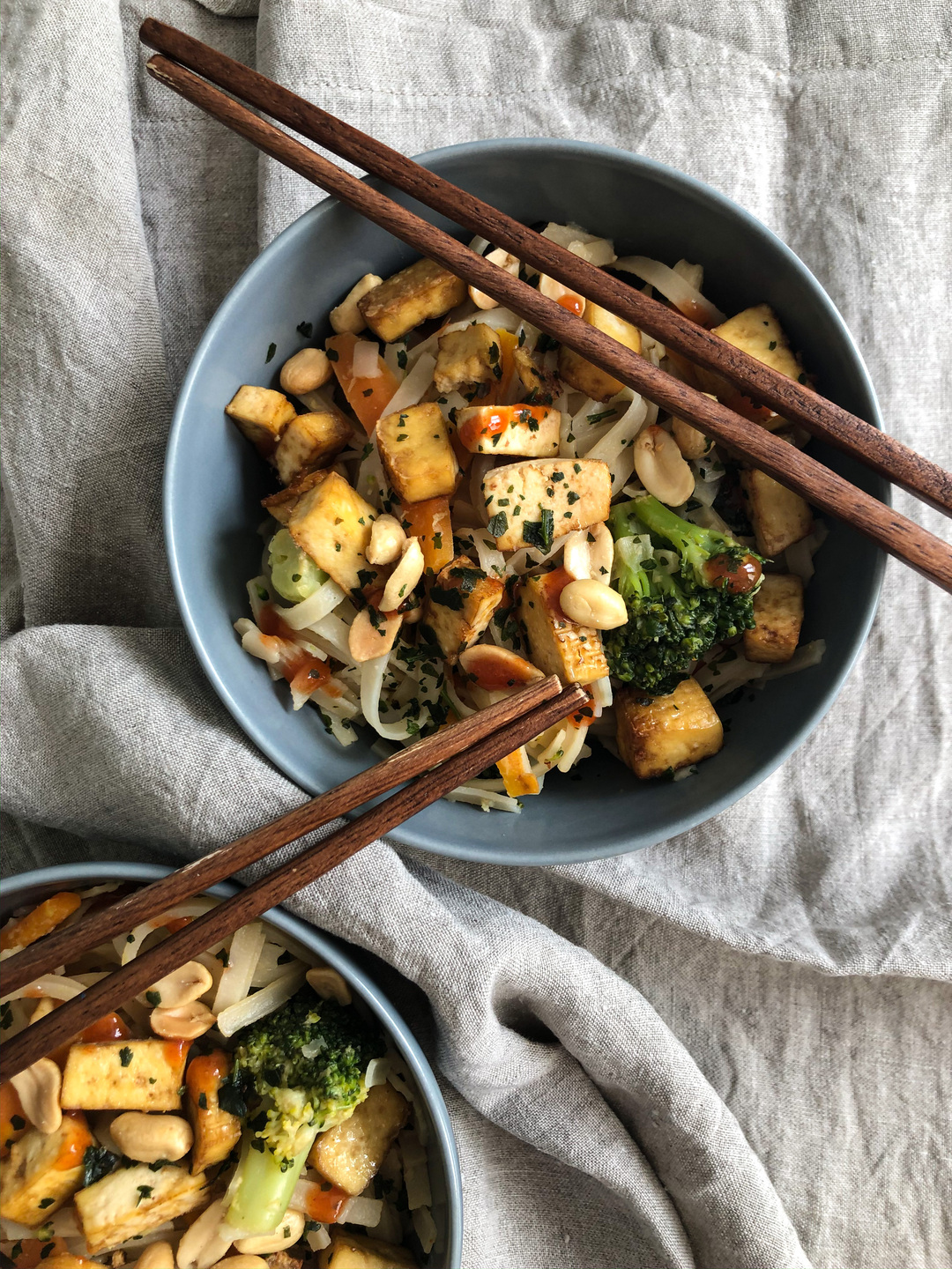 Vegan pad thai with tofu